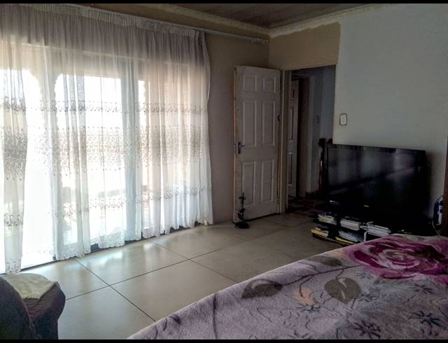 4 BEDROOM FREEHOLD FOR SALE IN KAGISO
